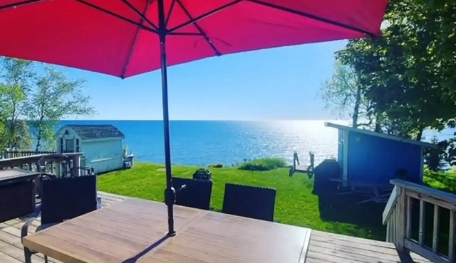 Lakefront Home - Fully updated On the Beach! North of Lexington / Port Sanilac in Palms