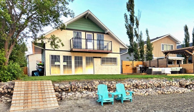 Lakefront property with a stunning view and a private access to the lake! in Alberta Beach