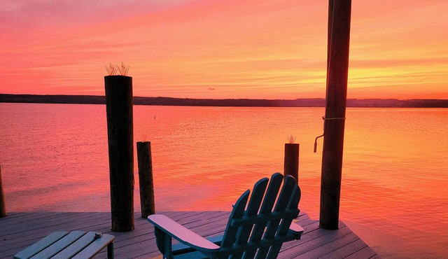 Lakefront Sunset Retreat for Two - Peaceful Seneca Lake Escape Near Geneva