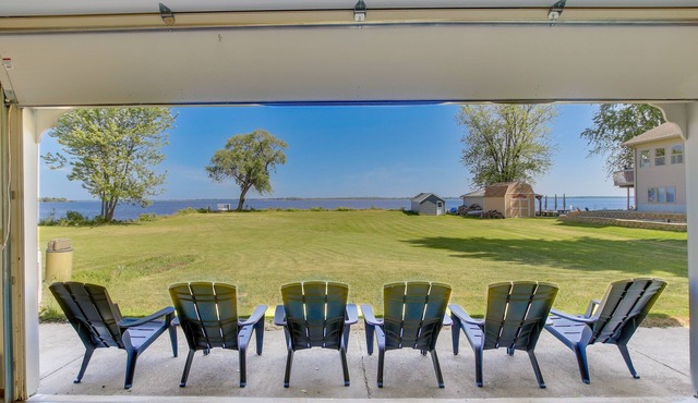 Lakefront Winneconne Home w/Private Dock!