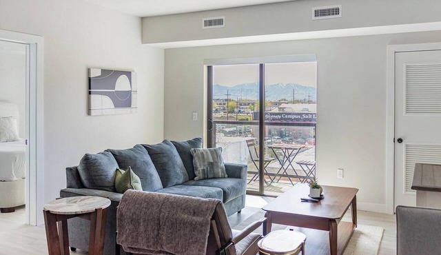 Landing | Beautiful 1BD in Granary District