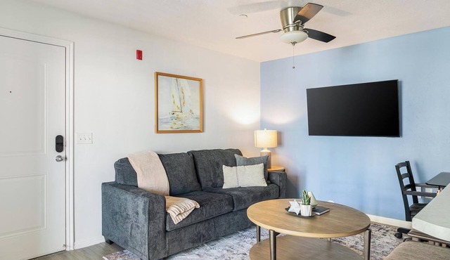Landing | Incredible 3BD, Clubhouse, Game Room