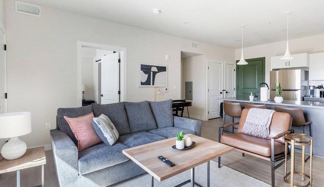 Landing | Modern 1BD in Granary District