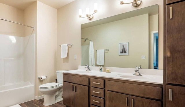 Landing | Spectacular 1BD, Gym, Game Room