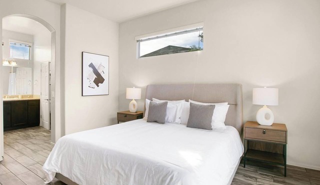 Landing | Stunning 1BD, Courtyard, Yoga Studio