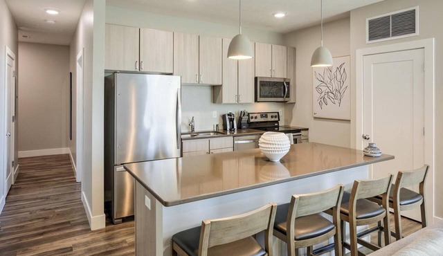 Landing | Stunning 1BD, Yoga Studio, Gym