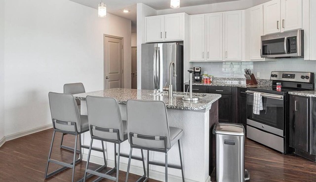 Landing | Stylish 1BD, Yoga Studio, Courtyard