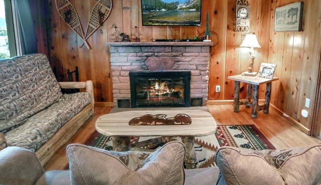Lazy R Cottages: 9 2 Bedroom Cabin