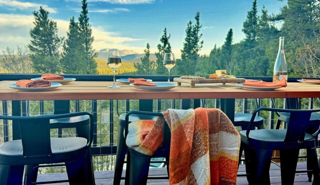LUXE Retreat w/Views, Hot Tub & Game Room
