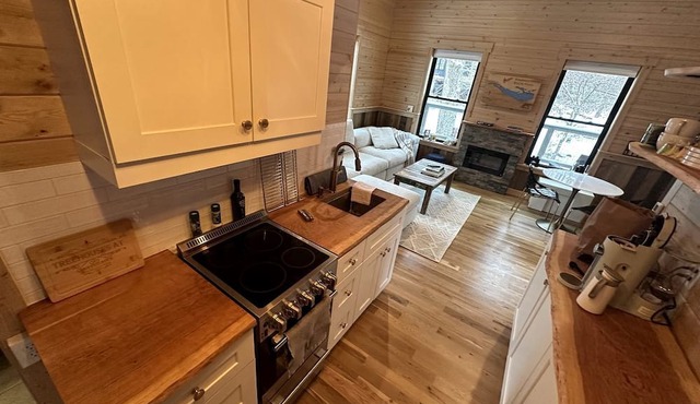Luxurious Glamping Tree House at Starved Rock, Perfect for a Weekend Escape from Chicago in Ottawa