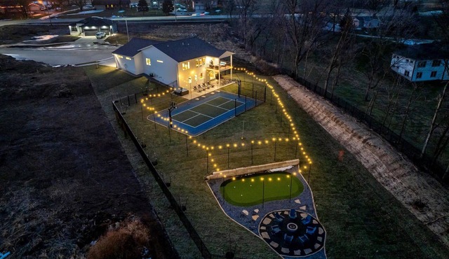 Luxury Family Retreat with Pickleball, Putting Green, Hot Tub & More!