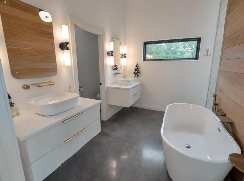 Luxury Lakeview Retreat
