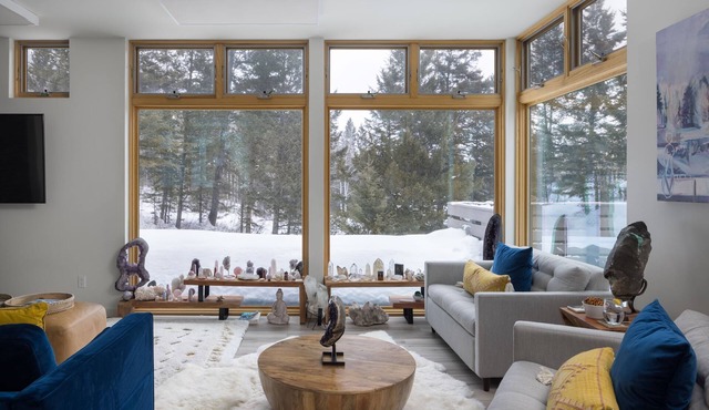 Luxury Mountain Modern with a Gym! Standing Desks. Hiking, Biking, Back Country.