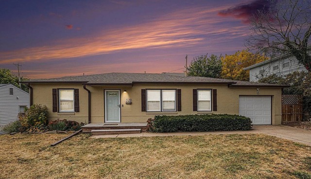 Mid-Term Rental, fully furnished Near Aksarben, UNO & Methodist/CHI/Bergan Mercy