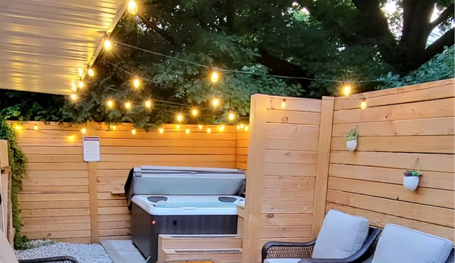 Mid town mid century house w/private hot tub and sauna