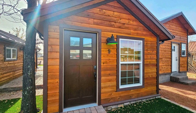 Mini Cabin with Pickle ball court !