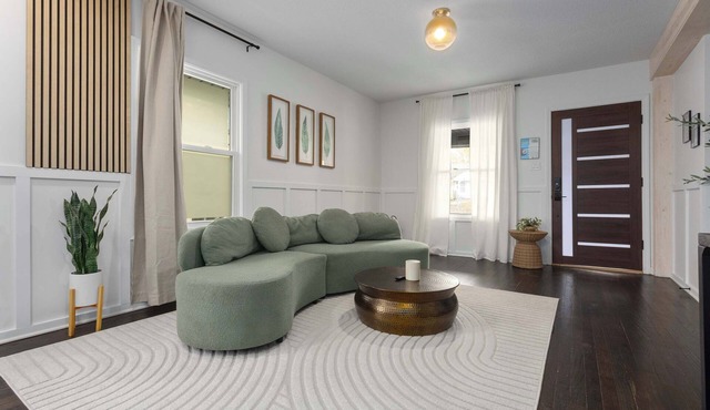 Modern Home Sleeps5 Near Westport&KU 3BR