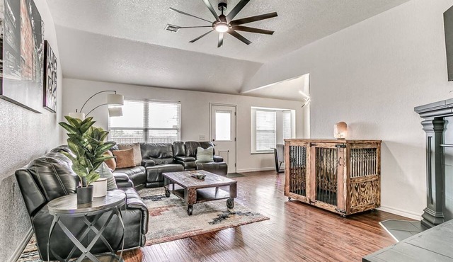 Modern OKC Retreat Near Tinker AFB & Downtown