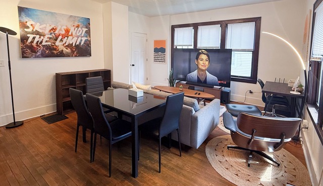 Modern, Spacious & Comfy house next to UIUC/CARLE