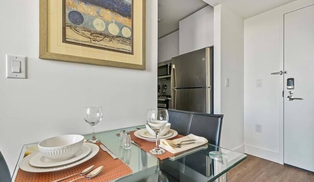 Modern Studio | Upscale Amenities | Kitchen & Laundry in White Plains