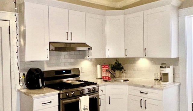 Montclair Marvel: Updated spacious apartment in Verona, NJ, close to Montclair! in Verona