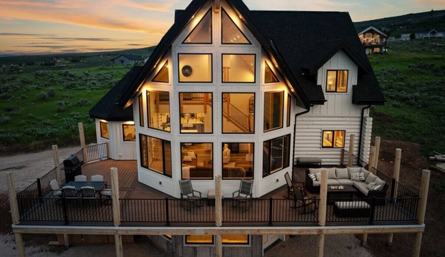 Morning Glory | Sleeps 28, Hot Tub, Ideal Beach Access, & More!