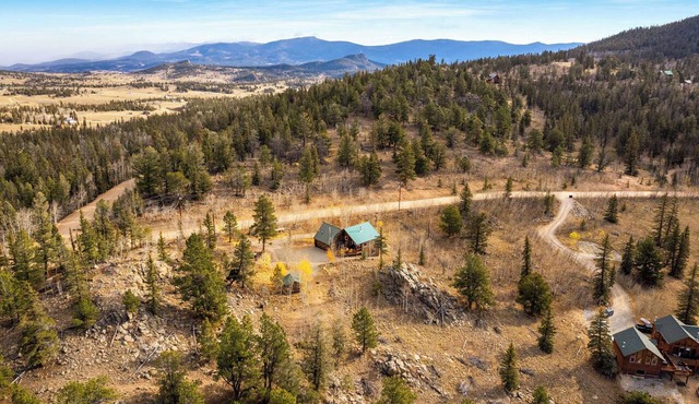 Mountain Retreat on 3 Acres with Stunning Views