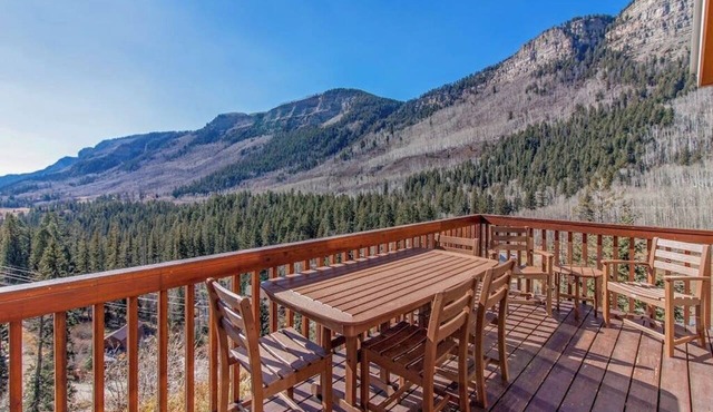 Mountain View Cabin with Two Private Decks, near Purgatory & Electra Lake