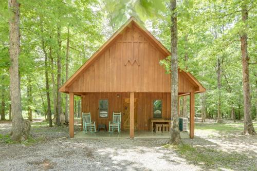 Near Blanchard Springs! Classic Cabin in the Woods