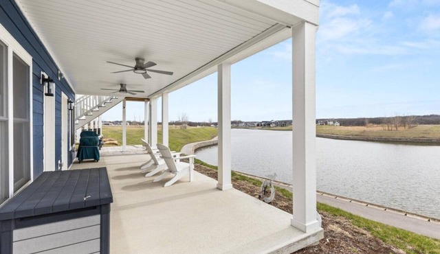 New Luxury Riverfront 4-bedroom home in Heritage Harbor with sunset views
