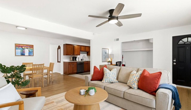 New! Modern 1st Floor 1BR | King Suite | Royal Oak