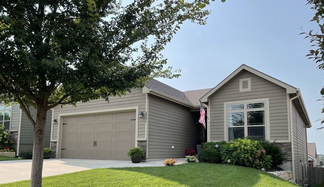 Newer Home only 2 miles from Clinton Lake and 1 mile from Rock Chalk Park!!!!