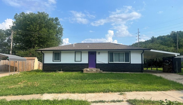 Newly Remodeled! 3Bed/2Bath house w/bonus adult bunk beds! Close to KSU stadium!