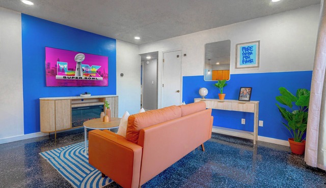 Newly Remodeled Apt + W/D/Minutes from Arrowhead Stadium
