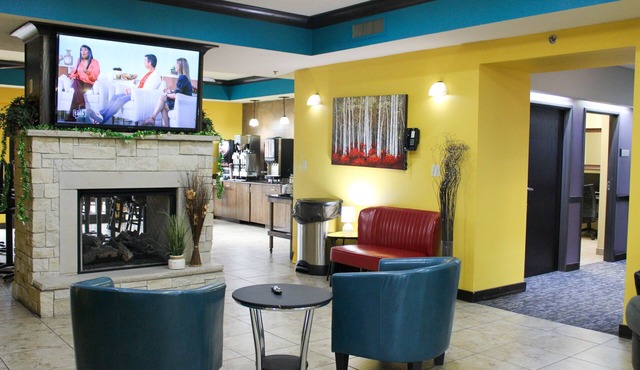 Parkwood Inn & Suites