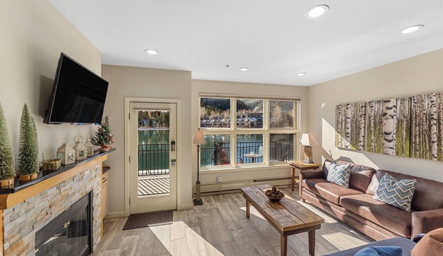Patio access to Keystone Lake & Gorgeous Views, Easy Access to Everything!