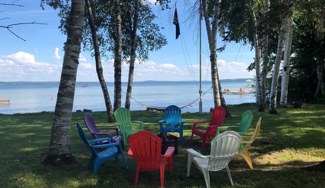 Peaceful setting on northwest shore of Burt Lake - sleeps 12