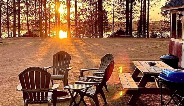 Peaceful Waters Cabin Sleeps 4