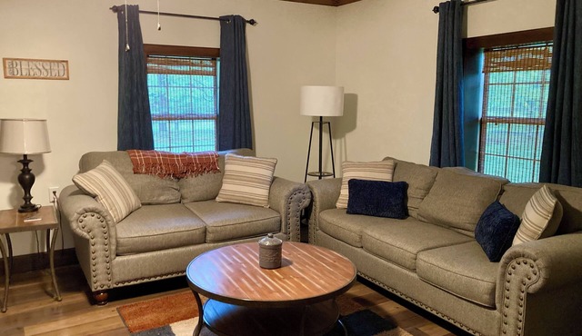 Pecan Hill - Charming 3-bedroom farmhouse in peaceful Mathiston in Mathiston