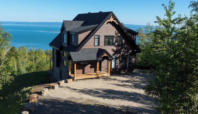 Perched on an incomparable site! in Saint-Joseph-de-la-Rive