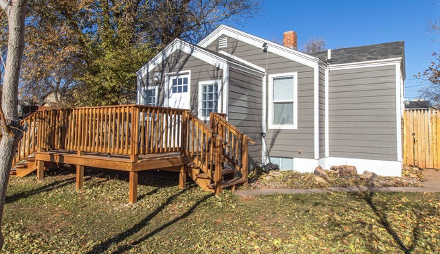⁂Pet-Friendly⁂Fenced Yard⁂Cozy Westside Abode⁂