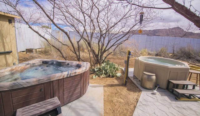 Phoenix Outpost- A Unique Tiny Home with Hot Springs in Truth or Consequences