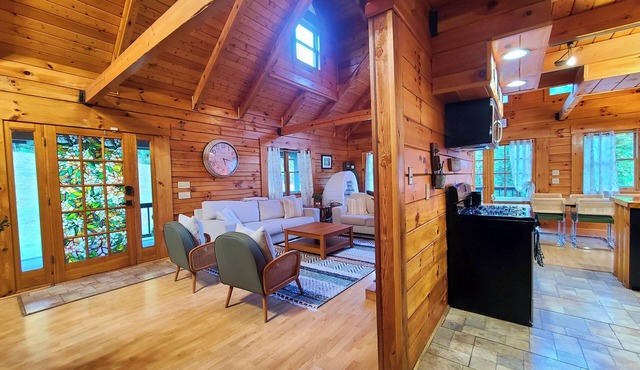 Pool - Fire Pit - RV Parking - Movie Theater - Arcade - Family Friendly in Stanton