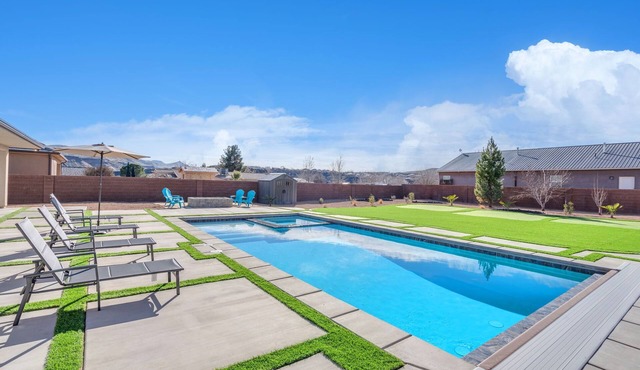 Poolside Paradise near Zion with Putting Green & Private Pool