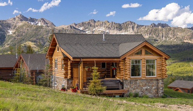 Powder River Paradise Cowboy Heaven Home-Completely renovated-Best Views,Hot Tub