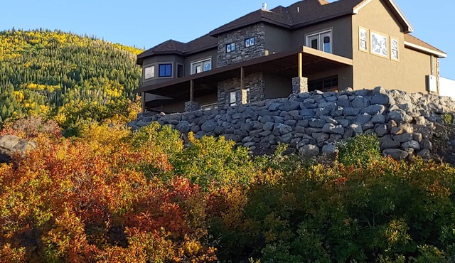 Powderhorn ski resort Executive home with spectacular views of valley & slopes.