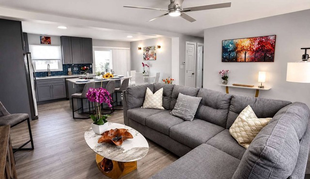 Prairie Retreat-Zona Rosa, Air Port, by Highway