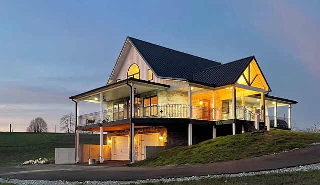 Private A-frame Cabin - Hot tub, Firepit & Views
