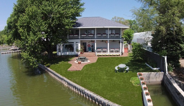 Private home rental 4BR 3.5 Bath (Lake Manawa, IA)