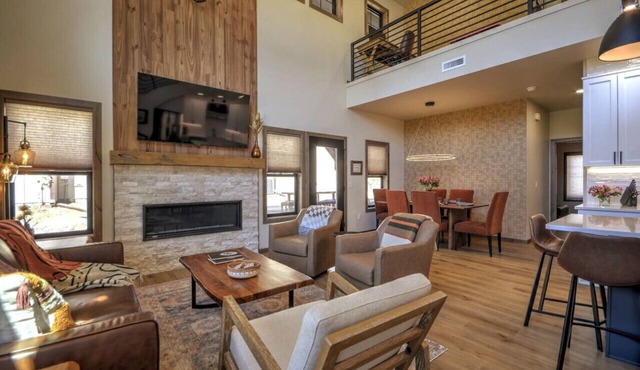 Private sauna, close to ski mountain and downtown